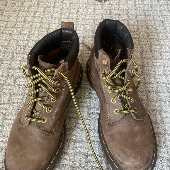 Dr. Martens Brown Leather Boots with Classic Design - Picture 2 of 5